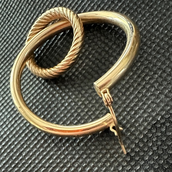 14K Gold Double Circle Hoop Earrings 1.5” - Picture 11 of 11